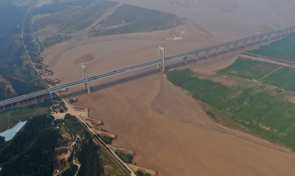 這是9月14日在河南省鄭州市滎陽廣武鎮附近拍攝的黃河景色（無人機照片）。新華社記者 郝源 攝