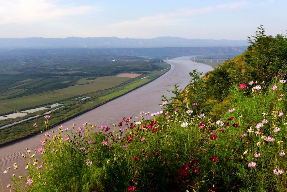 這是9月8日在河南省靈寶市函谷關鎮東寨村附近拍攝的黃河景色。新華社記者 朱祥 攝