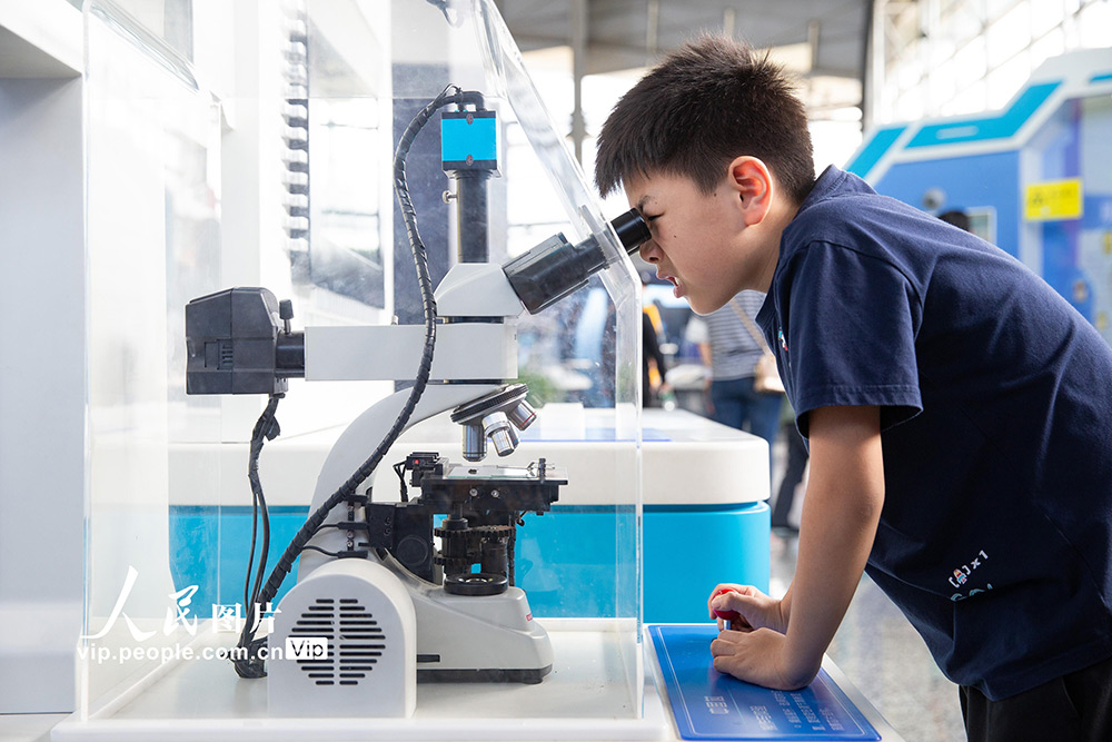 2020��9��19�գ�С�������Ͼ��Ƽ���ͨ����΢���۲�оƬ�ṹ��