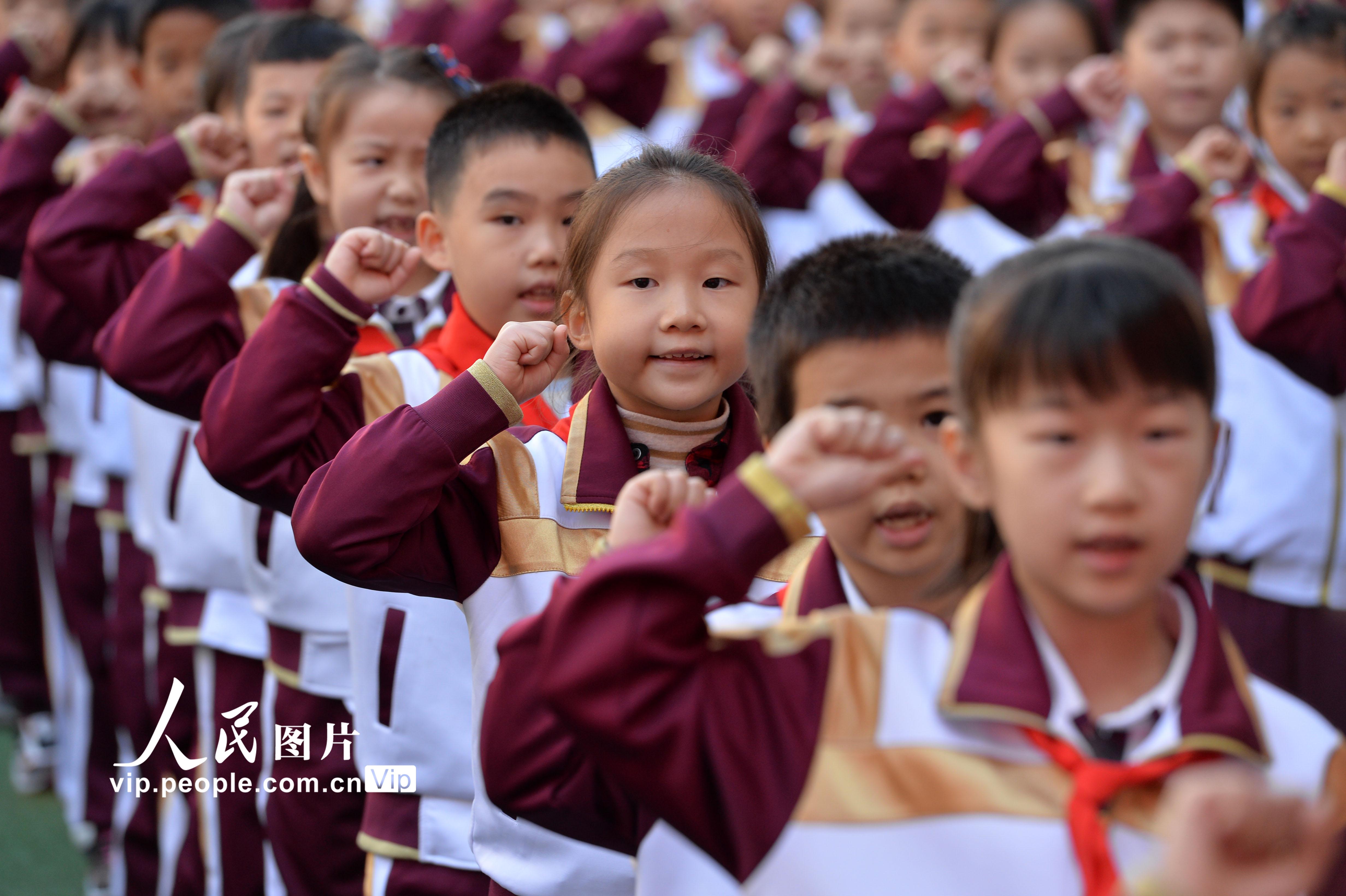 全国各地庆祝中国少年先锋队建队71周年