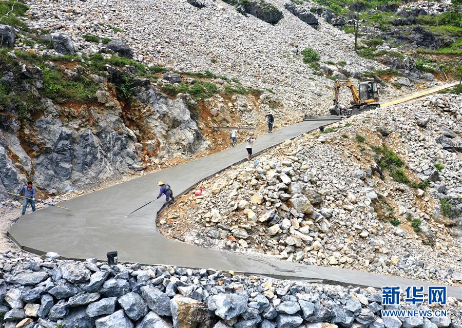 �����������������߰�Ū��Ū�ϴ�Ⱥ�����޽���·��5��13���㣬���˻���Ƭ�����»������ �ܻ� ��