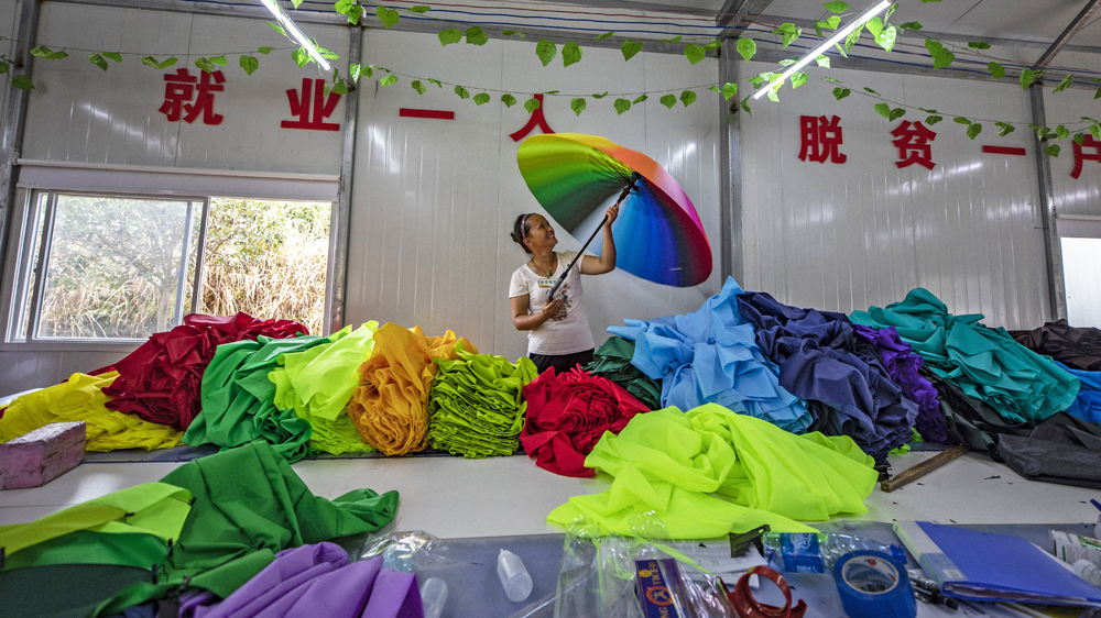 4.��ƶ����Ů������ɡ���г���������顣