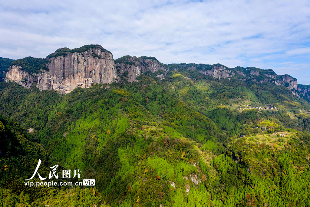 �㽭�ɾӣ�ɽ·���侰�续��6��