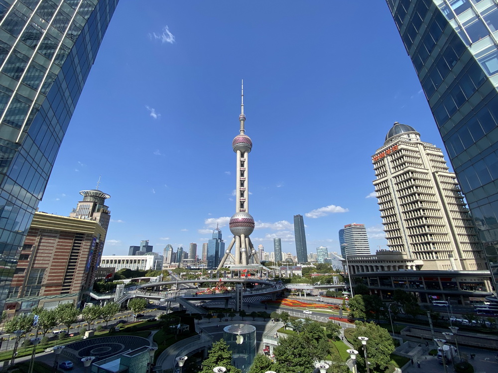 11月3日拍摄的上海陆家嘴（手机照片）。新华社记者 丁汀 摄