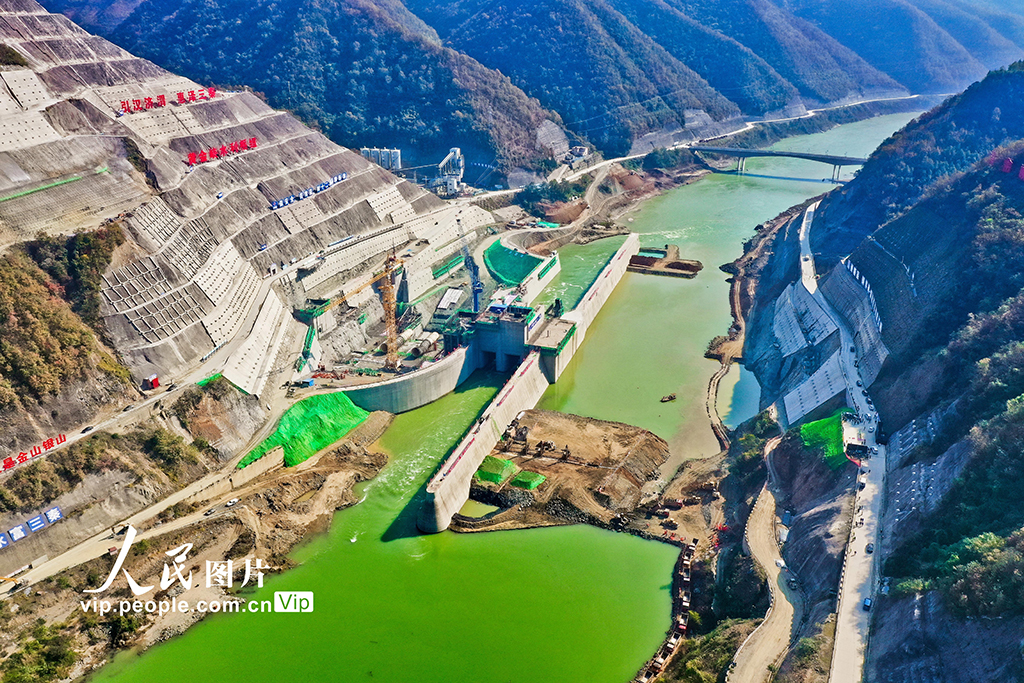 陕西汉中：引汉济渭工程黄金峡水利枢纽二期成功截流