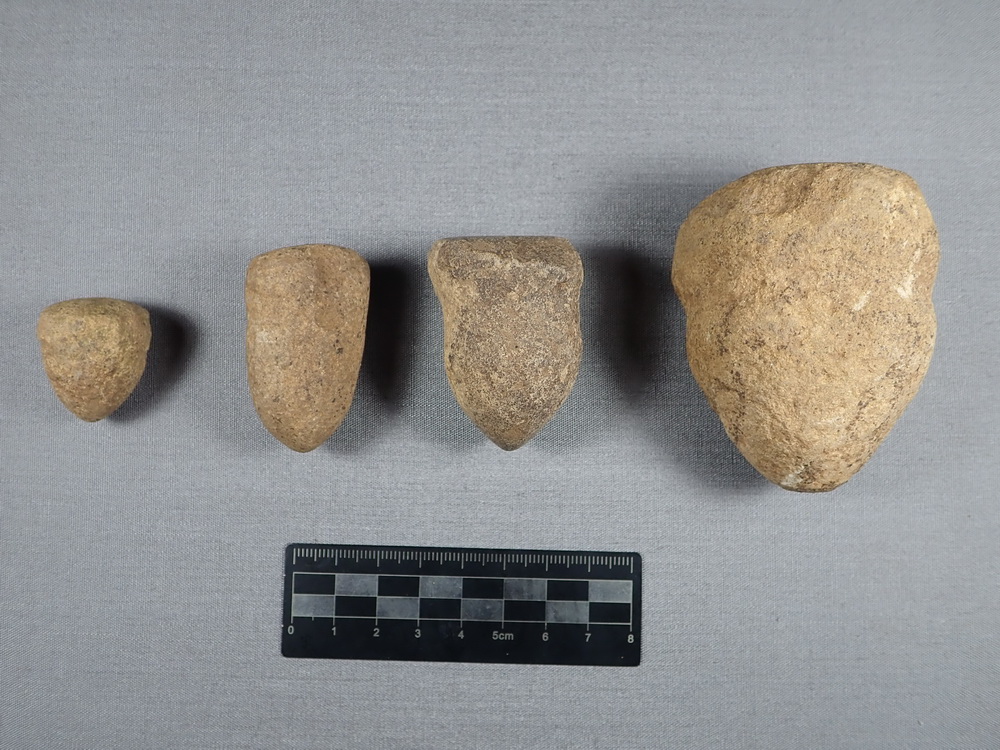  河南南陽黃山遺址出土的石質制玉工具----系列石鑽（2019年1月8日攝）。新華社發（河南省文物考古研究院供圖）