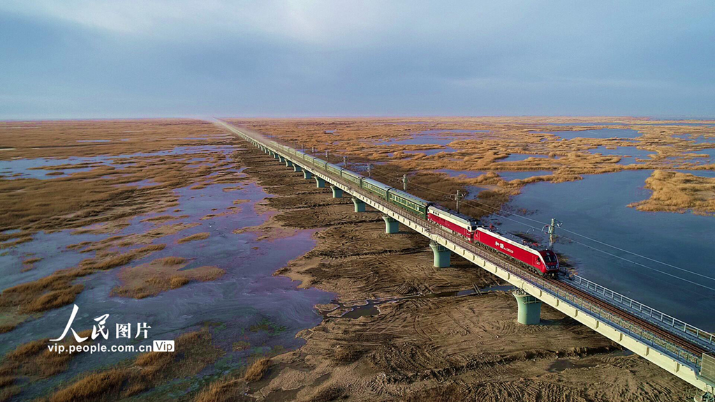 格库铁路新疆段顺利通过动态验收