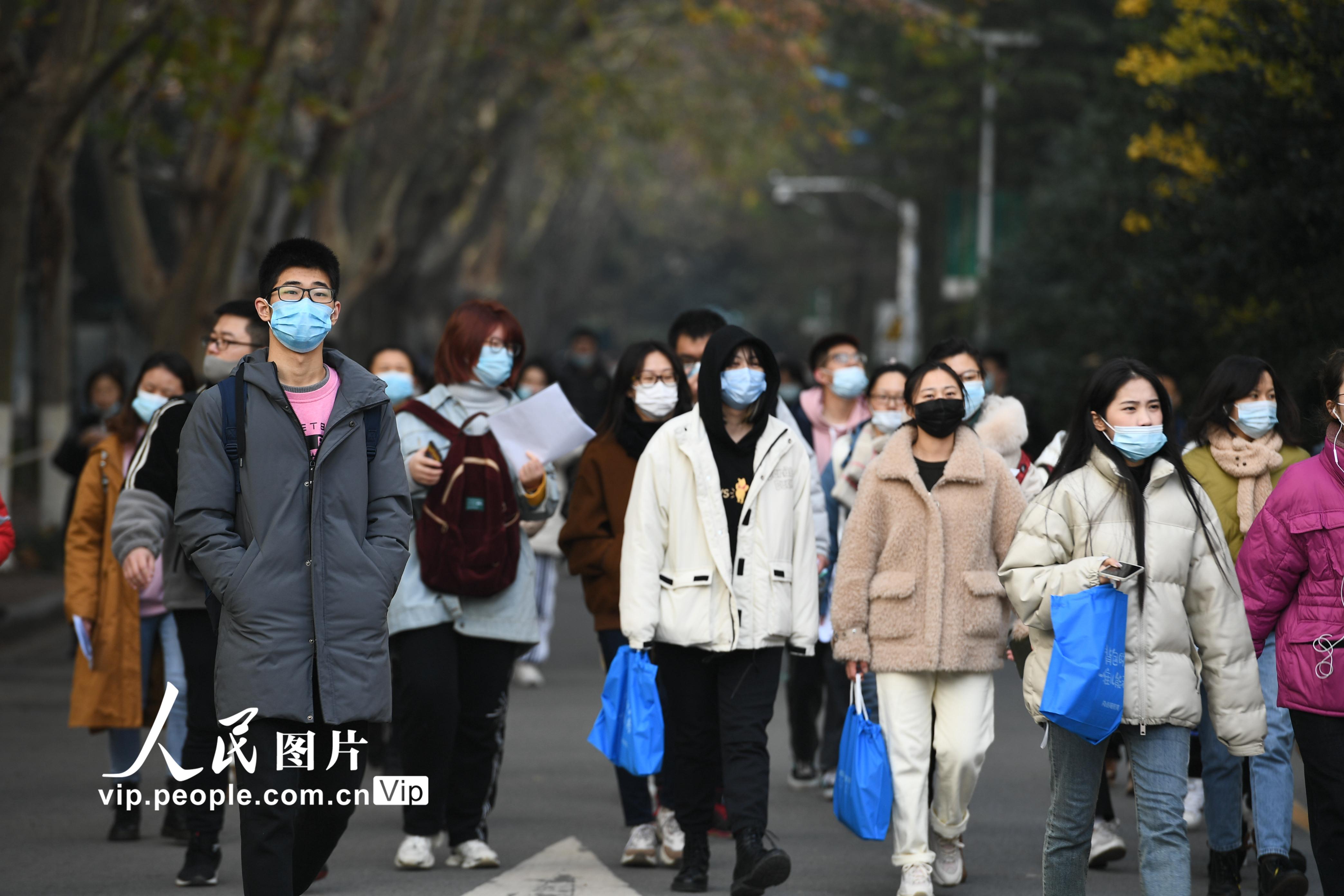 11月29日，南京林業大學考生，考生抓緊考前時間復習。