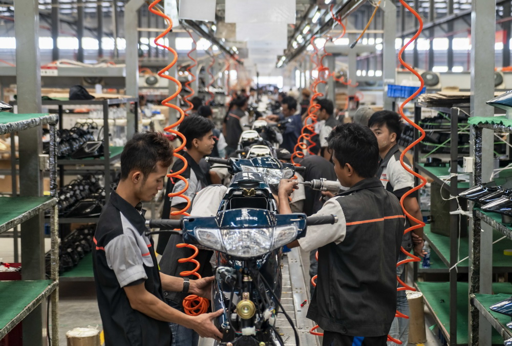 8��28�գ����������ϵº���徰������������������Ħ�г���ҵ԰�����������й������ϣ�����ó���������º�Ƭ�����������ƣ�����������еĸĸ￪�źͷ�չ��ע���µĻ������»��緢���������㣩