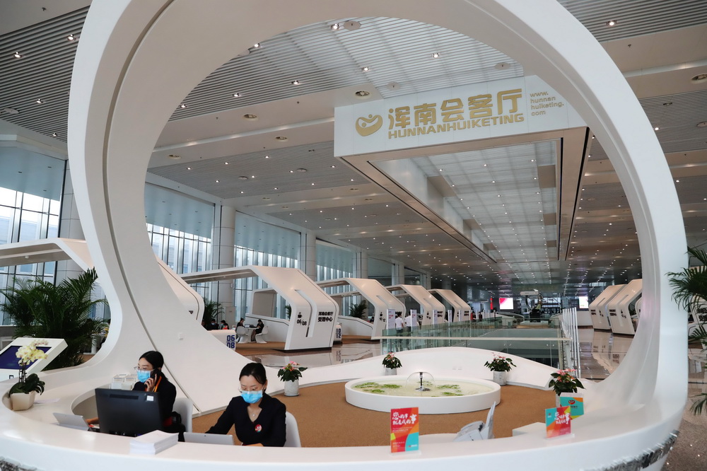 ������ó������Ƭ�������ϻ�������ھ���9��8���㣩�������ϻ���������á�һöӡ�¹���������ģʽ���Ż��������̣�����������ʵ��һ��������һöӡ��ͳ���������Ϊ��ҵ��������֤�պ������ṩ�������»������ ���� ��