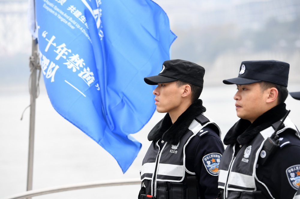 12��31�գ�ִ����Ա�����콭����ִ��������ͷ��װ������