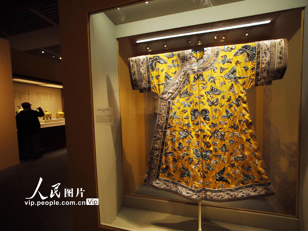 ���������������á��������ʹ���������͢��Ʒ��չ�ڹ�����Ļ��4��