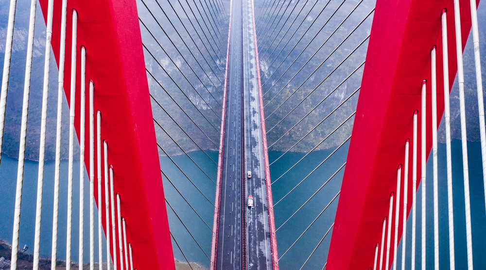 1��7�գ���ǭ·��ִ����ӹ������������γ�ͨ��Ѽ�غӴ��ţ����˻���Ƭ����