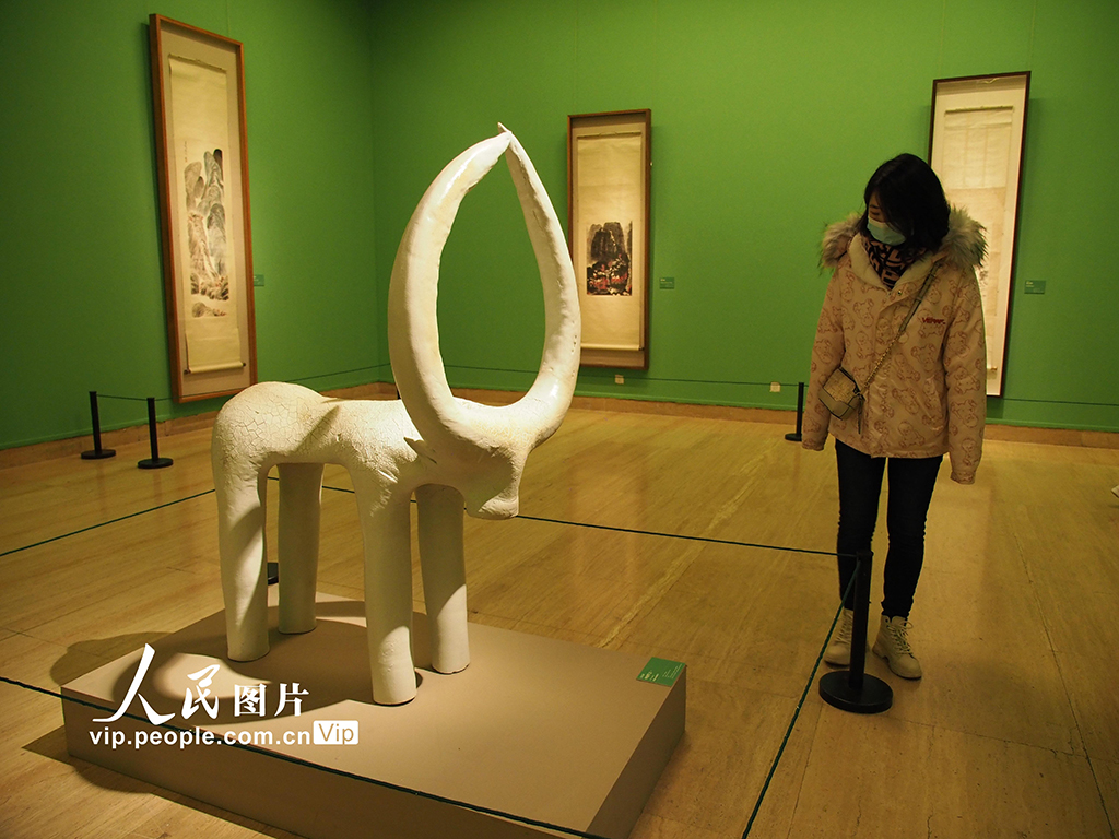 �����ڸ��š����й�����������չ����Ļ��8��