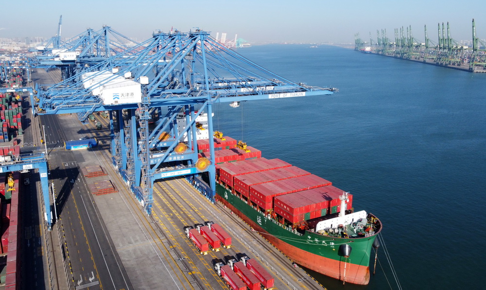 1月17日拍攝的經過全流程自動化升級改造的天津港集裝箱碼頭（無人機照片）。