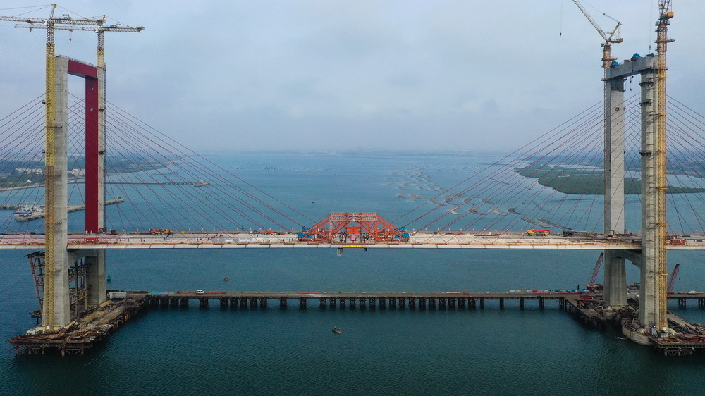 1月25日拍攝的成功合龍的湛江調順跨海大橋（無人機照片）。