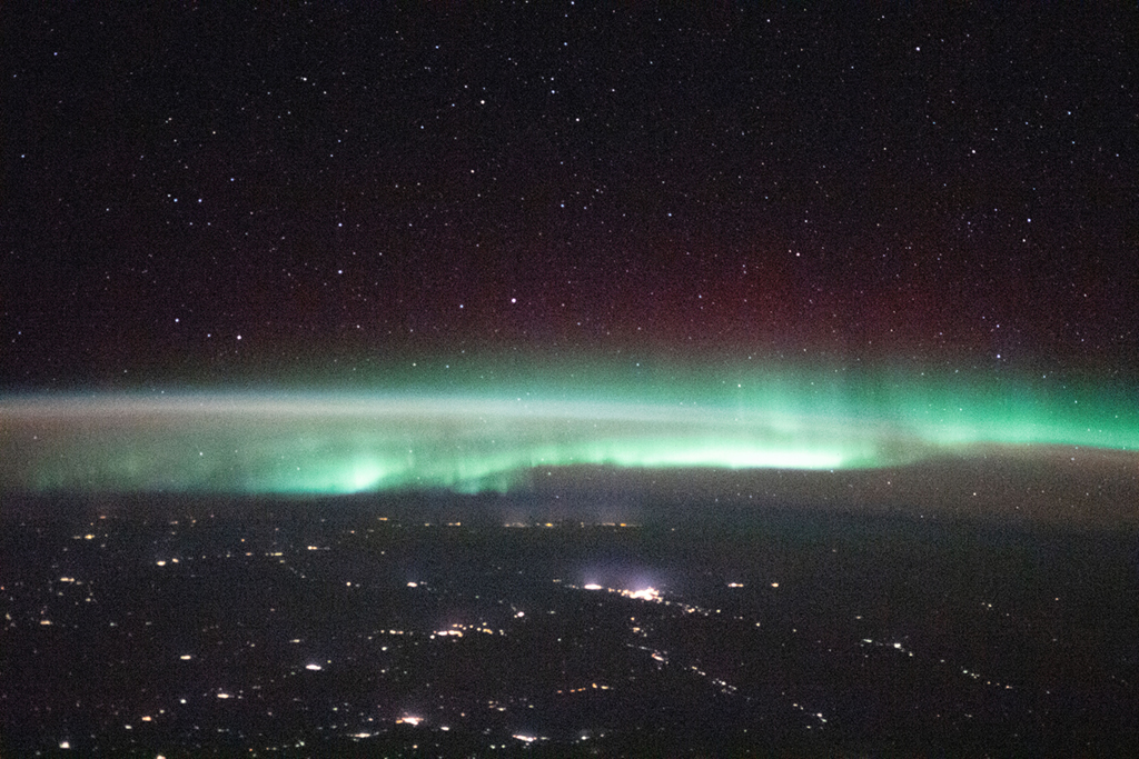 國際空間站發布地球極光照片 璀璨浩瀚令人驚嘆【2】