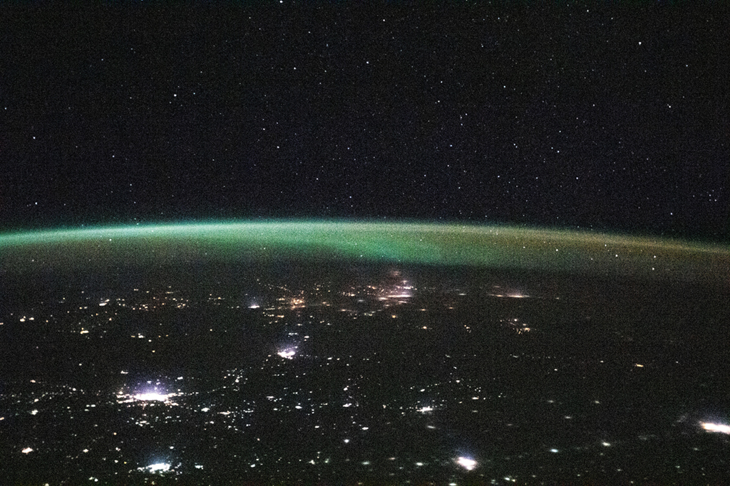 國際空間站發布地球極光照片 璀璨浩瀚令人驚嘆【3】