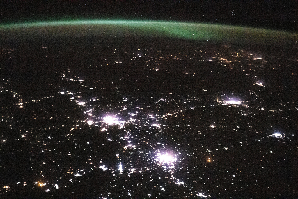 國際空間站發布地球極光照片 璀璨浩瀚令人驚嘆【4】