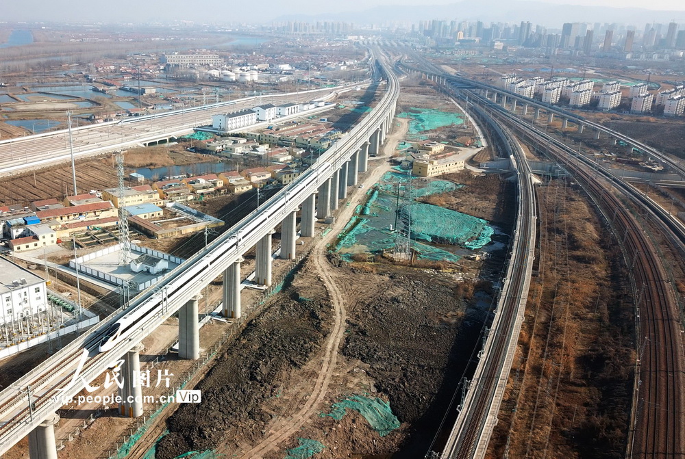 2021年2月8日，擔任徐連高鐵首發任務的G8308次高鐵列車從連雲港通過徐連客運專線駛向徐州。