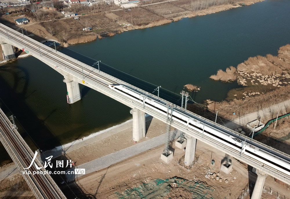2021年2月8日，擔任徐連高鐵首發任務的G8308次高鐵列車從連雲港通過徐連客運專線駛向徐州。