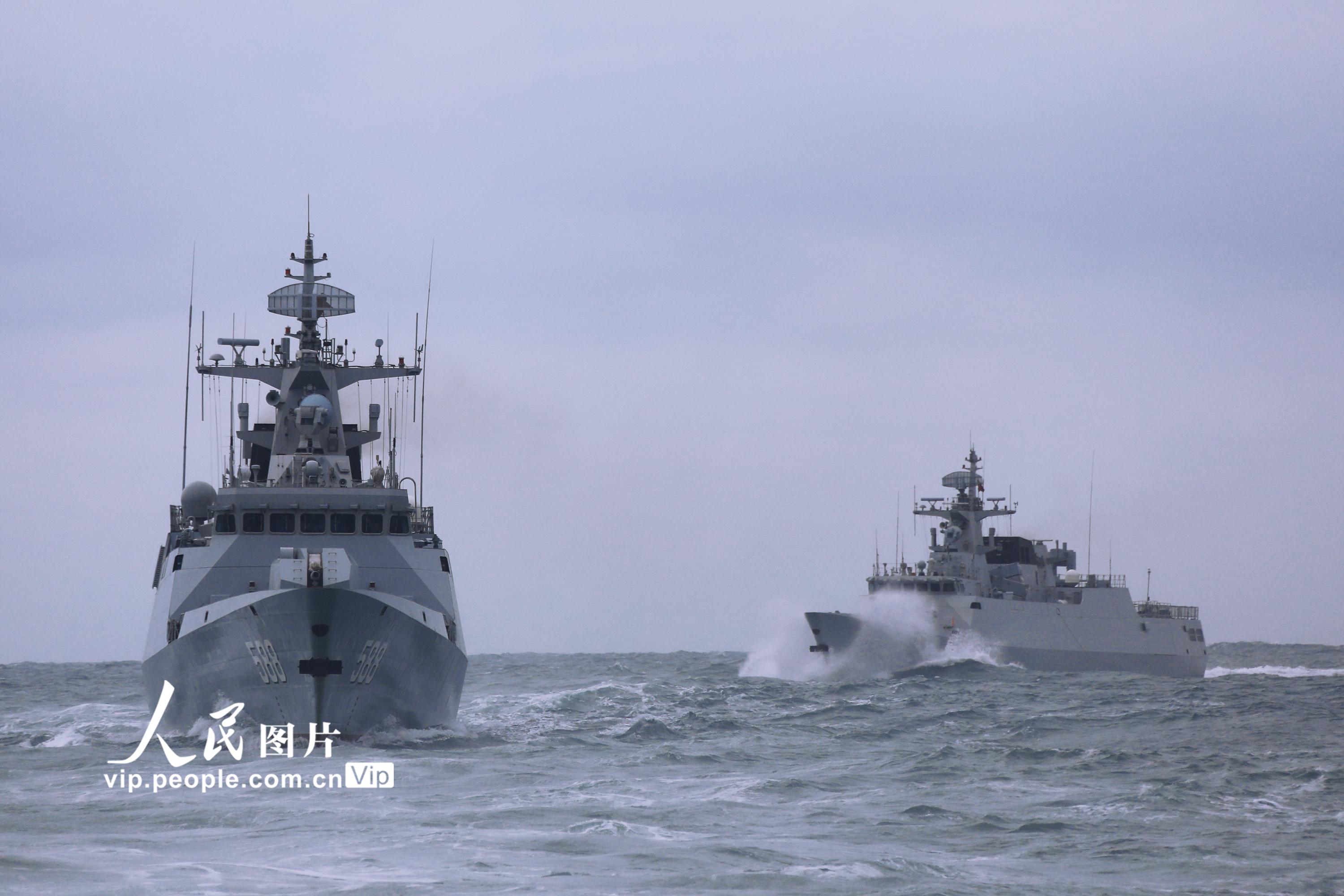 东部战区海军某护卫舰支队开展实战化训练