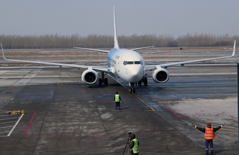 3月4日，冬奥主题彩绘飞机“冬奥运动号”飞抵长春龙嘉国际机场。