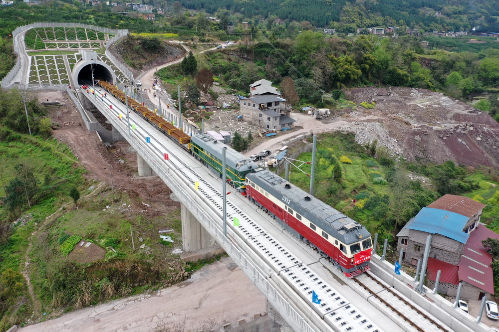 3��17�գ���֣����������ʩ���ֳ����̹�ǣ����������ҵ�ֳ������˻���Ƭ����