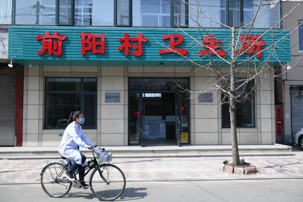 4月6日，孫藝騎車離開衛生所進行例行隨訪。