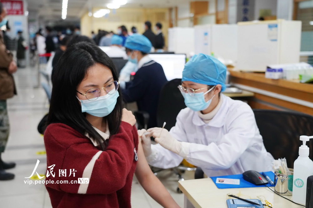 杭州：高校學子接種新冠疫苗【3】