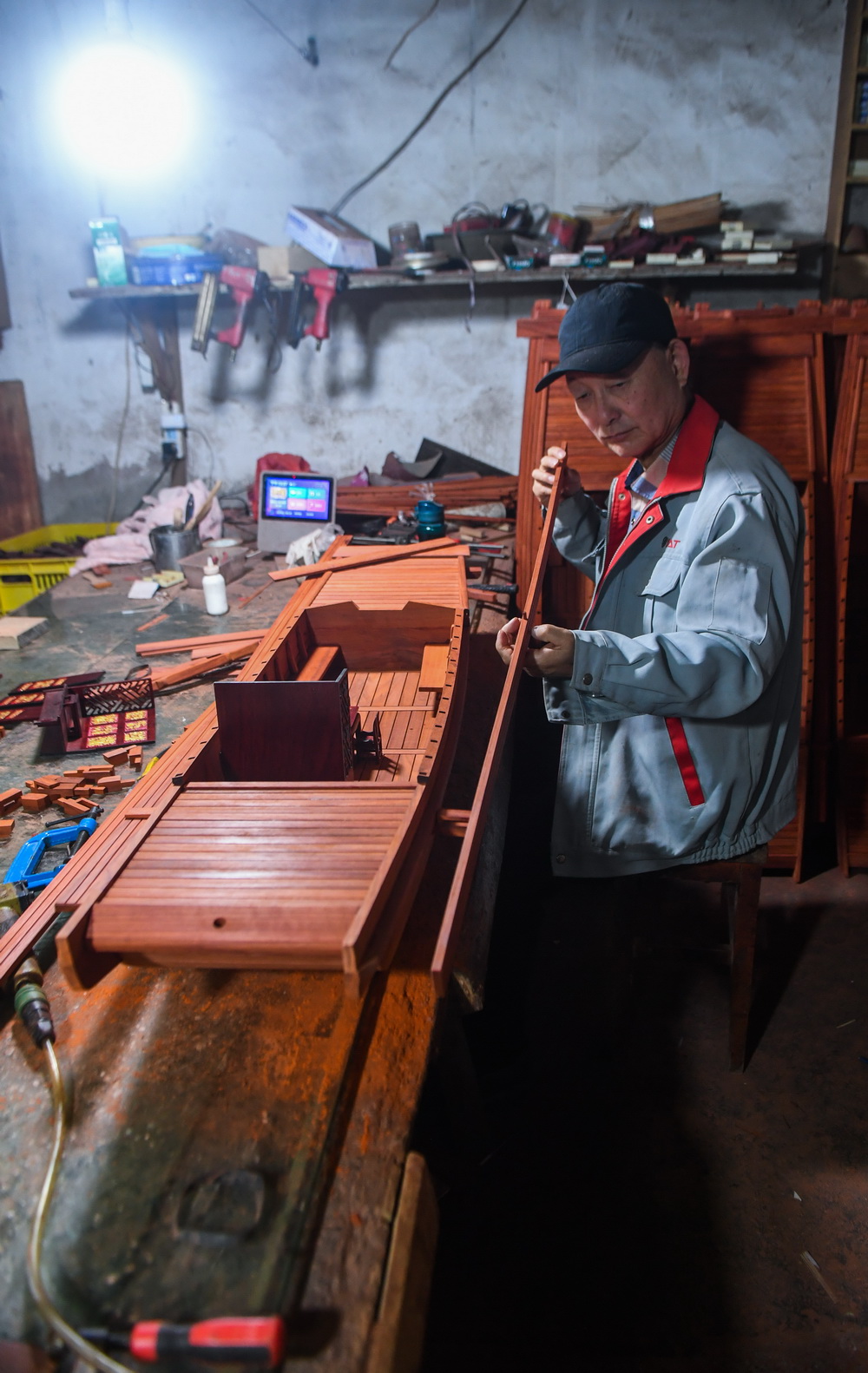 4��13�գ���λ�ڼ������Ϻ���������ļ�����������ģ�������޹�˾�����ڣ�67��ĺ�����������һ�Һ촬ģ�͡�