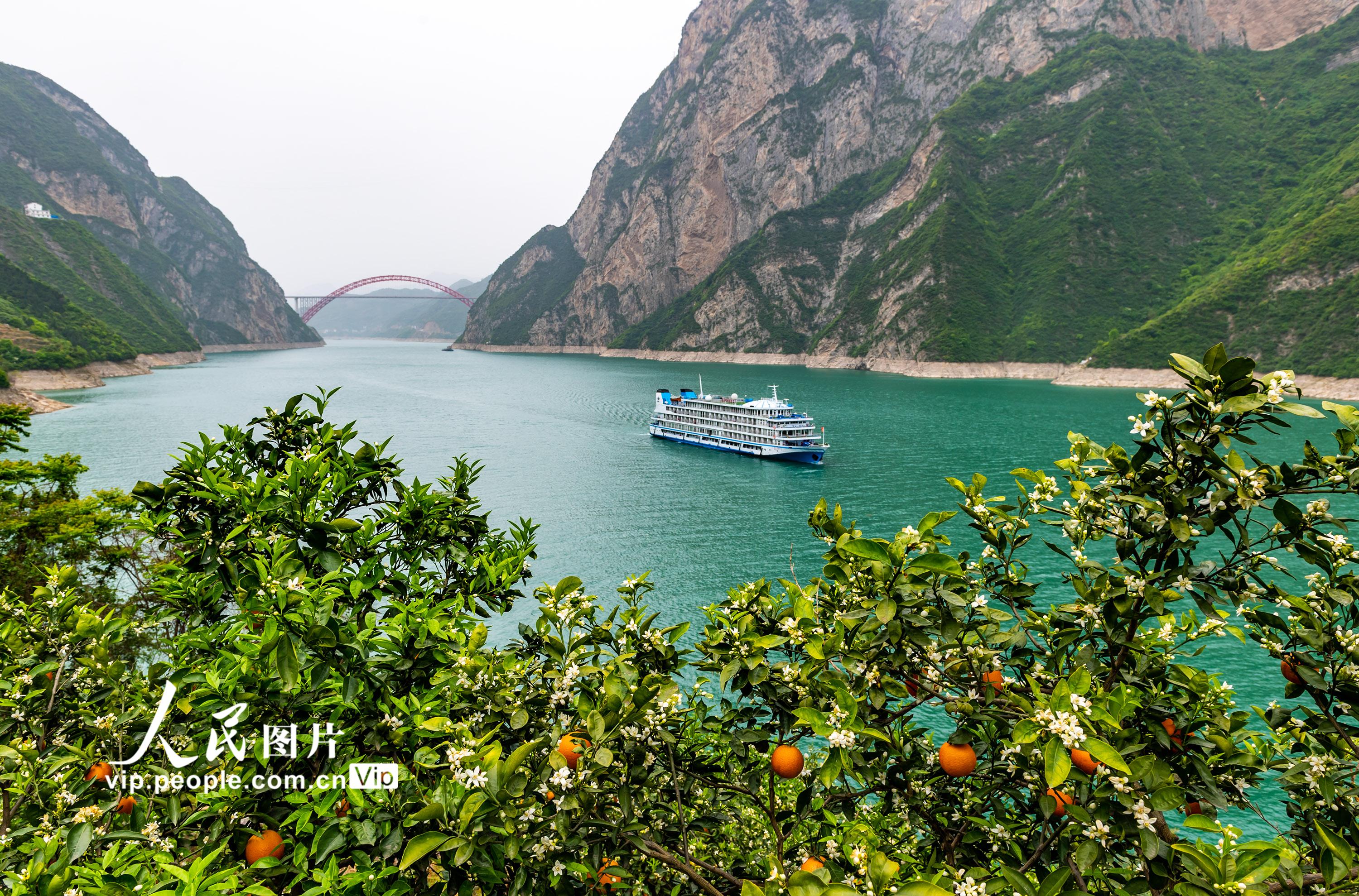 4��17�գ��ں���ʡ�˲��������ر��鱦��Ͽˮ�򸽽������ִӻ���ͬ�������԰ǰ������