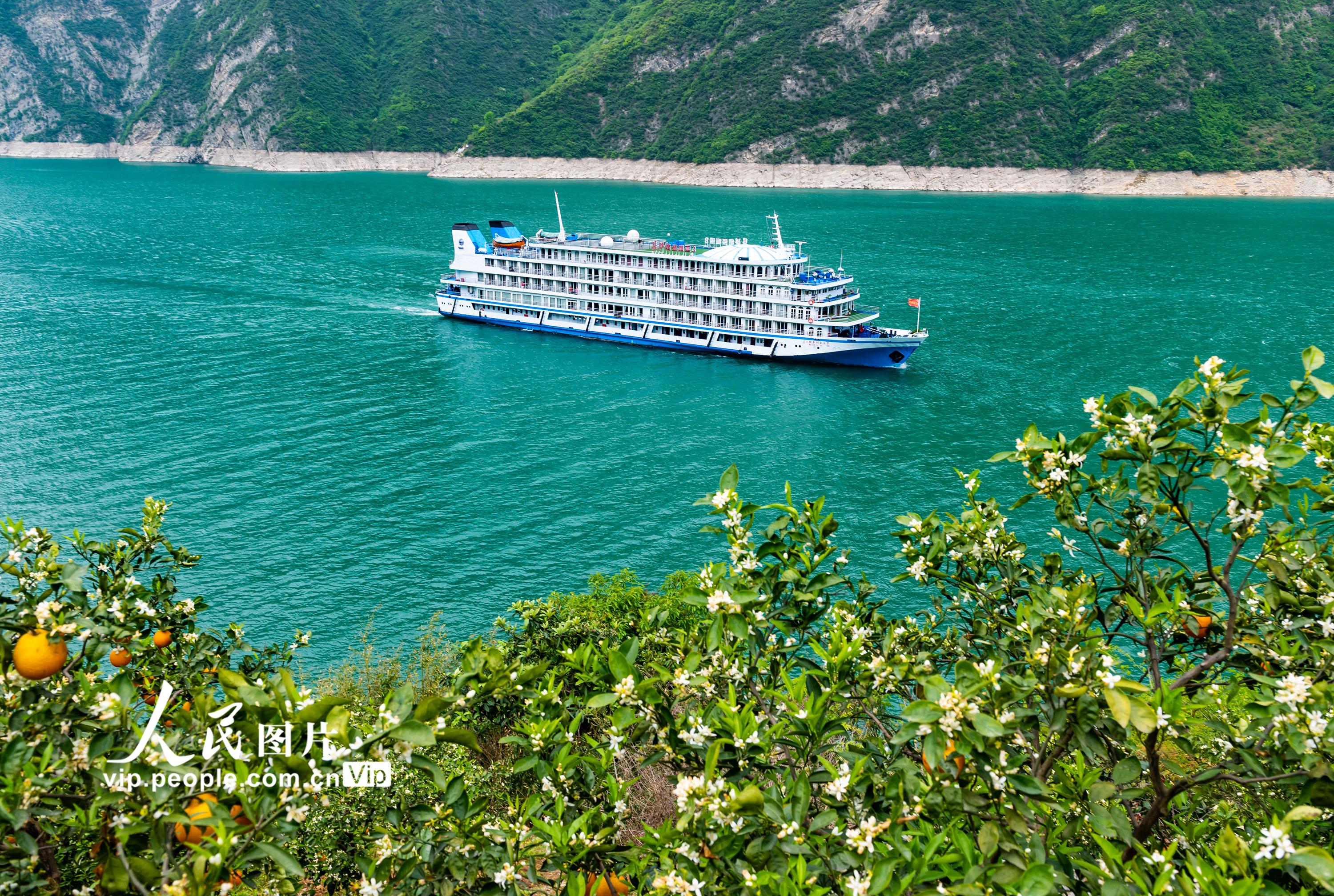 4��17�գ��ں���ʡ�˲��������ر��鱦��Ͽˮ�򸽽������ִӻ���ͬ�������԰ǰ������