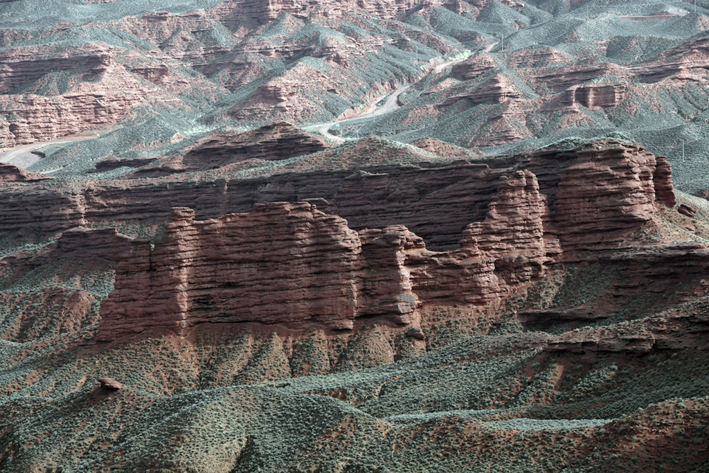 ����ƽɽ����Ͽ��һ����4��25���㣩��