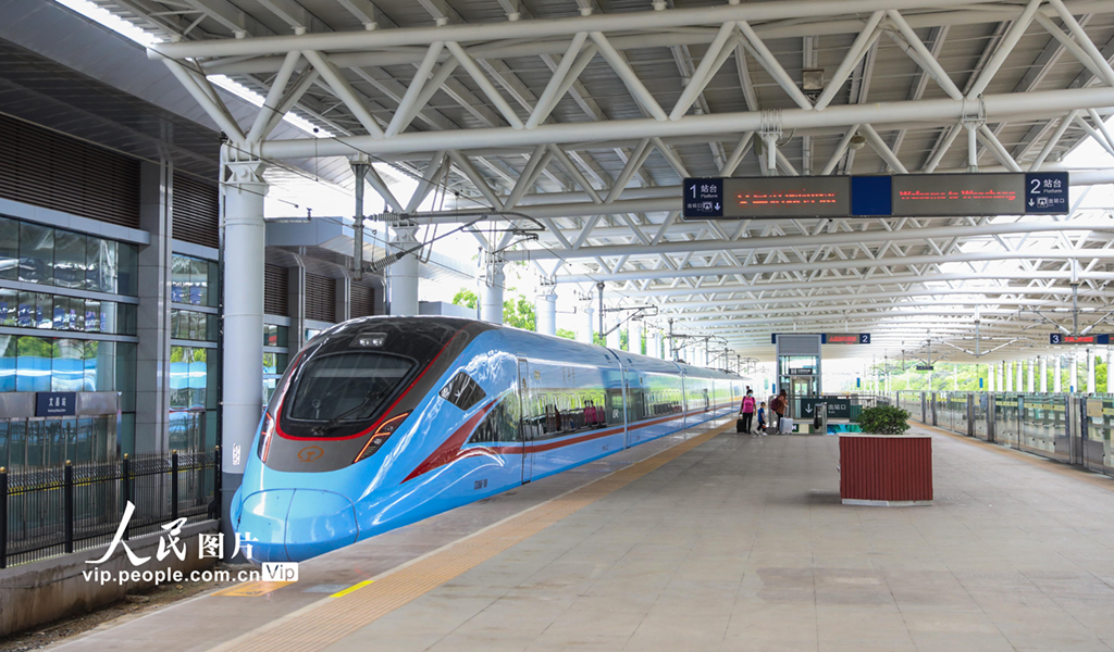 4��30��9ʱ22�֣����˺ŴӺ��ڻ𳵶�վ���������Ǹ��ͺ��г��״��ں��ϻ�����������Ӫ��