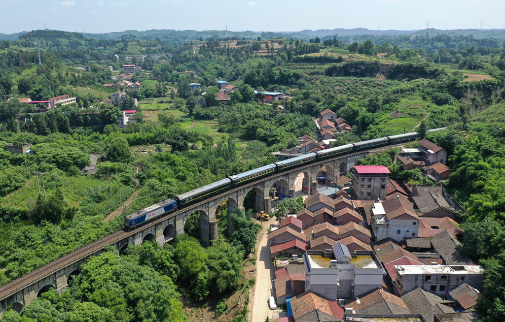 λ���Ĵ������ĳ�����·����Ϫ���Ų������й���ͳ��ʯ���Ž��켼������Ϊ�������е���·ʯ���ţ�2019��6��13���㣬���˻���Ƭ�����»������ Ѧ��� ��