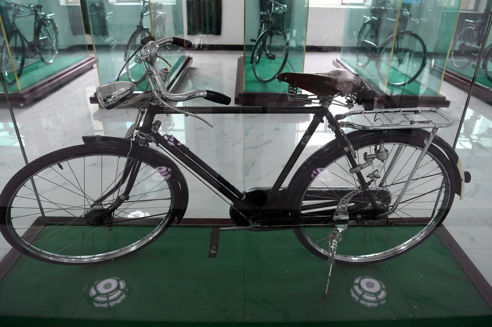 這是在甘肅三木自行車博物館拍攝的1953年產自英國的漢堡自行車（6月2日攝）。