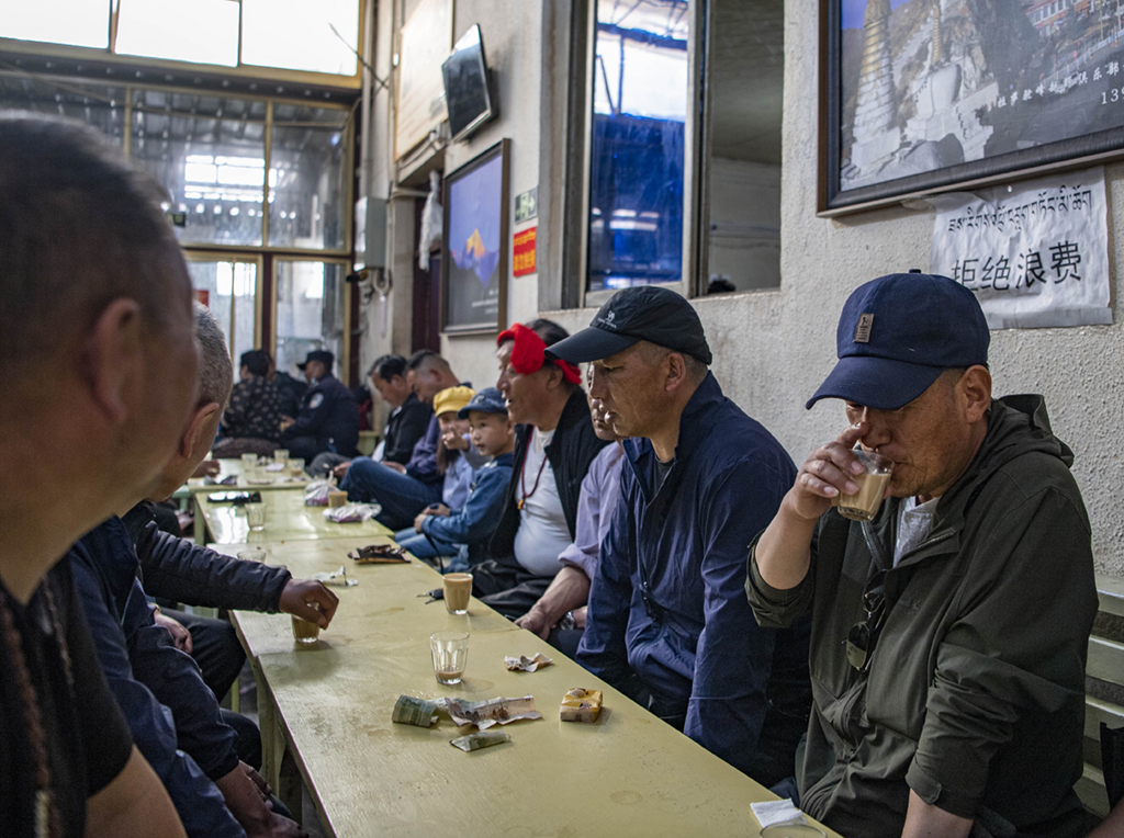 一抹茗香沁民心——跨越千年的茶叶天路之旅
