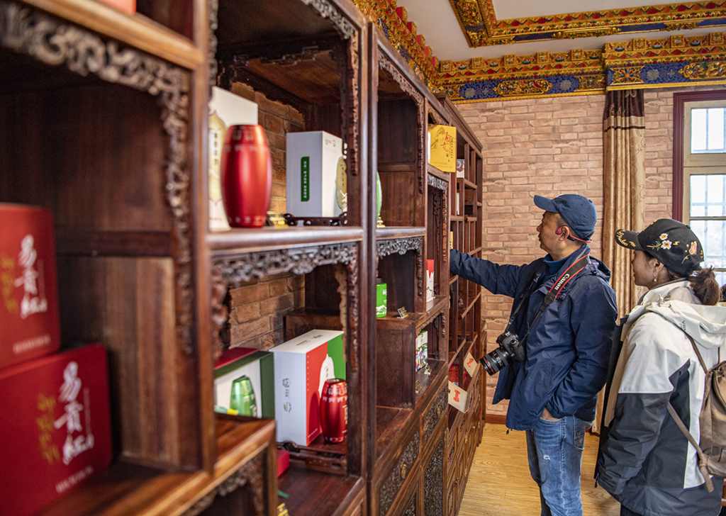 一抹茗香沁民心——跨越千年的茶叶天路之旅
