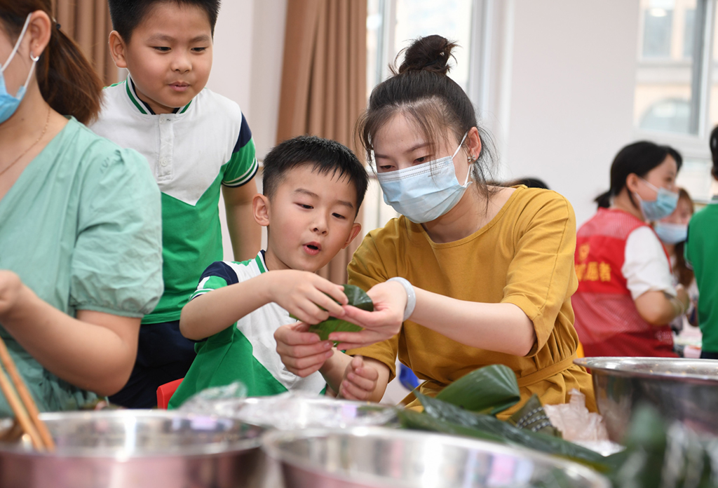 多彩活动迎端午