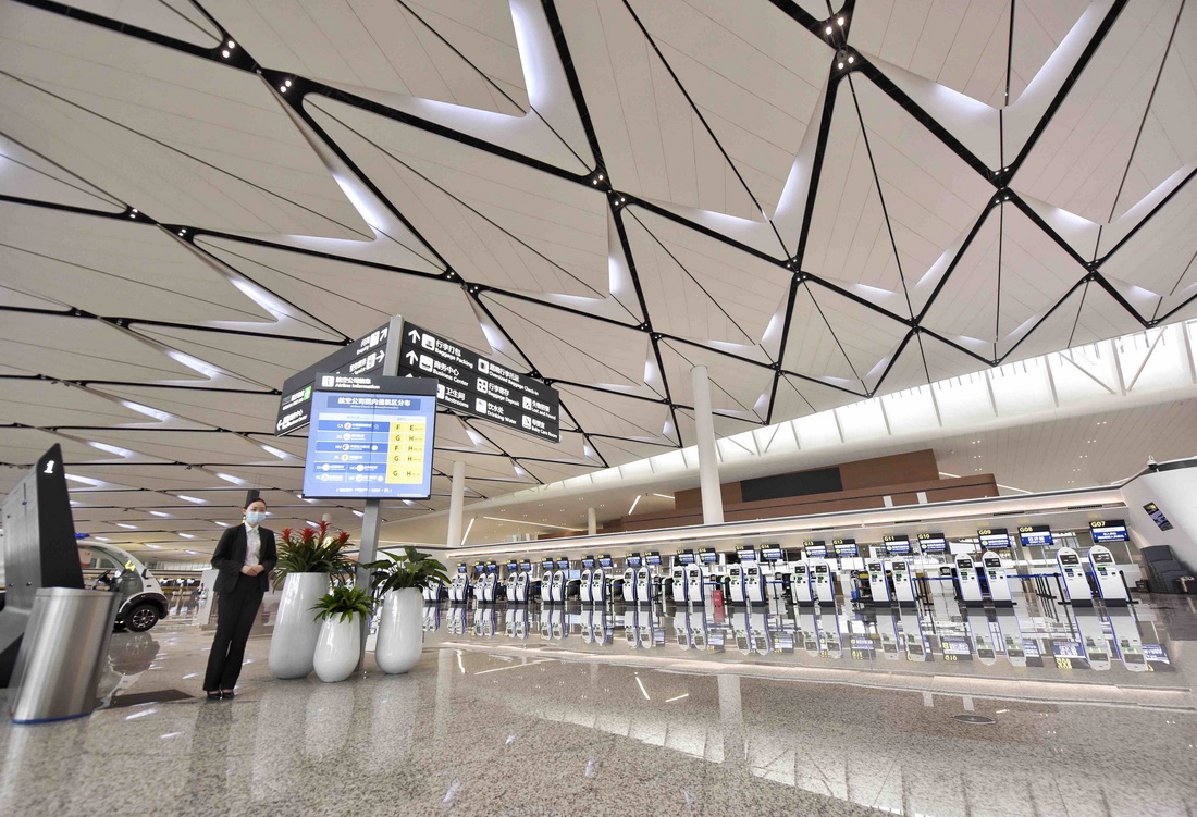 這是6月23日拍攝的成都天府國際機場T2航站樓內部。