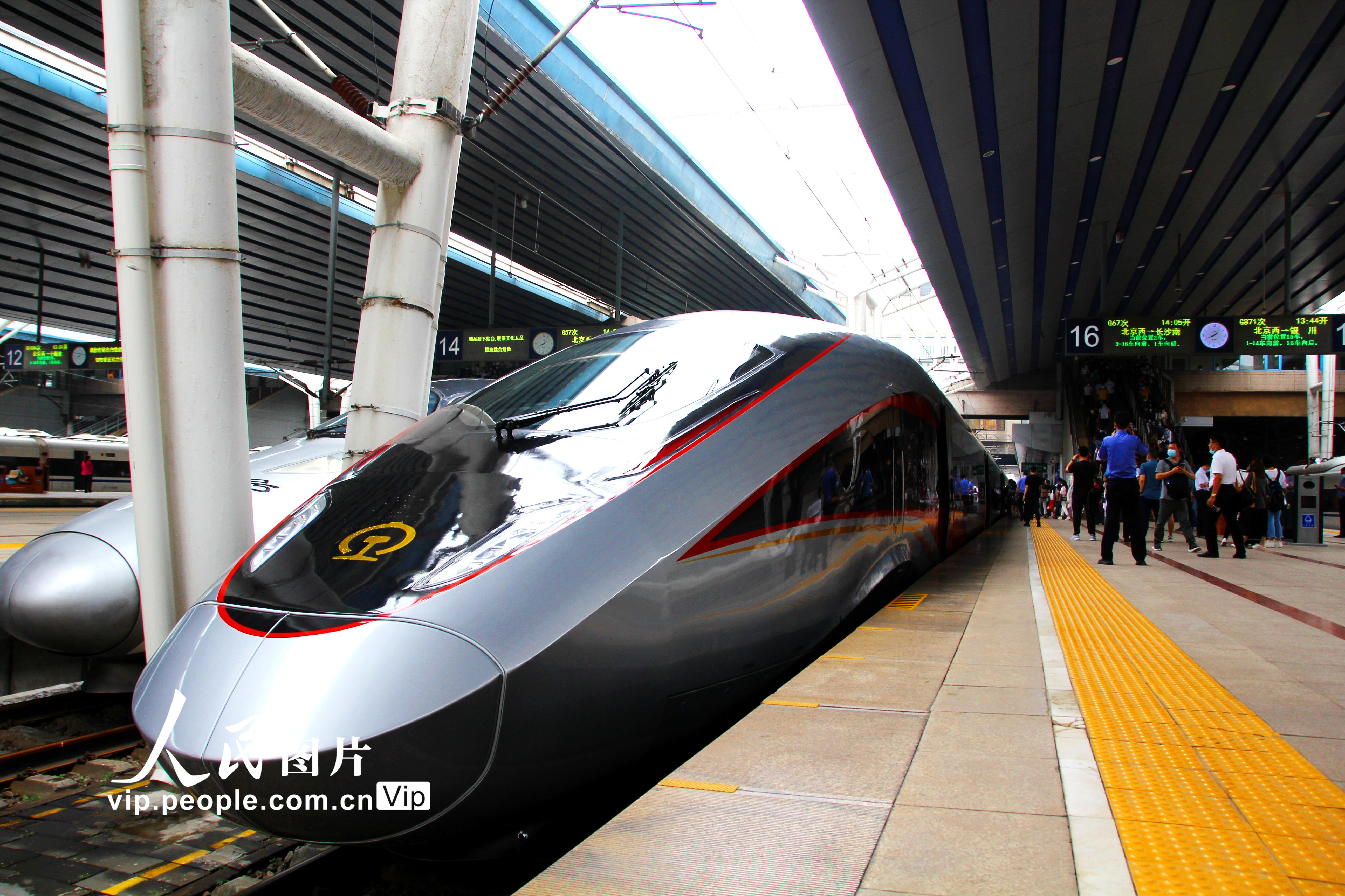 復興號智能動車組首次在京廣高鐵線開行