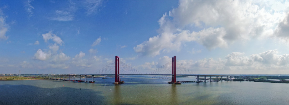 这是5月4日拍摄的湛江调顺跨海大桥（无人机照片）。