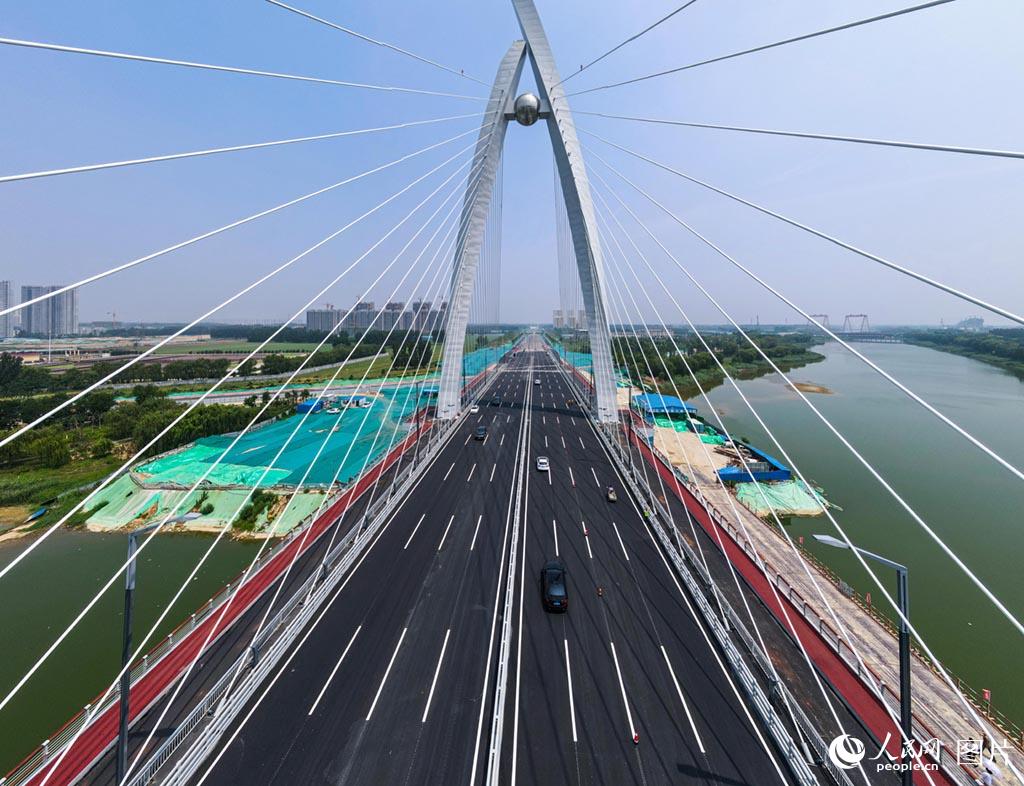 6月28日，魯西第一高橋聊城市中華路大橋通車。