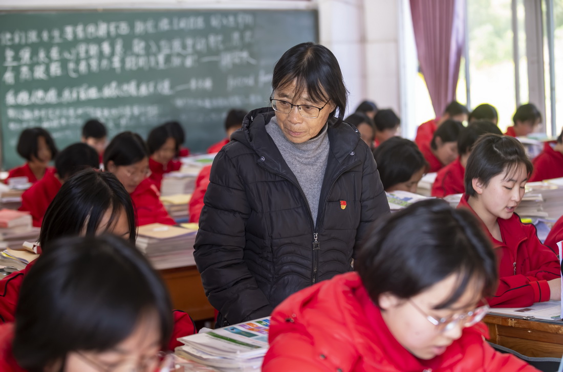 “校长妈妈”张桂梅：燃烧自己 点亮梦想