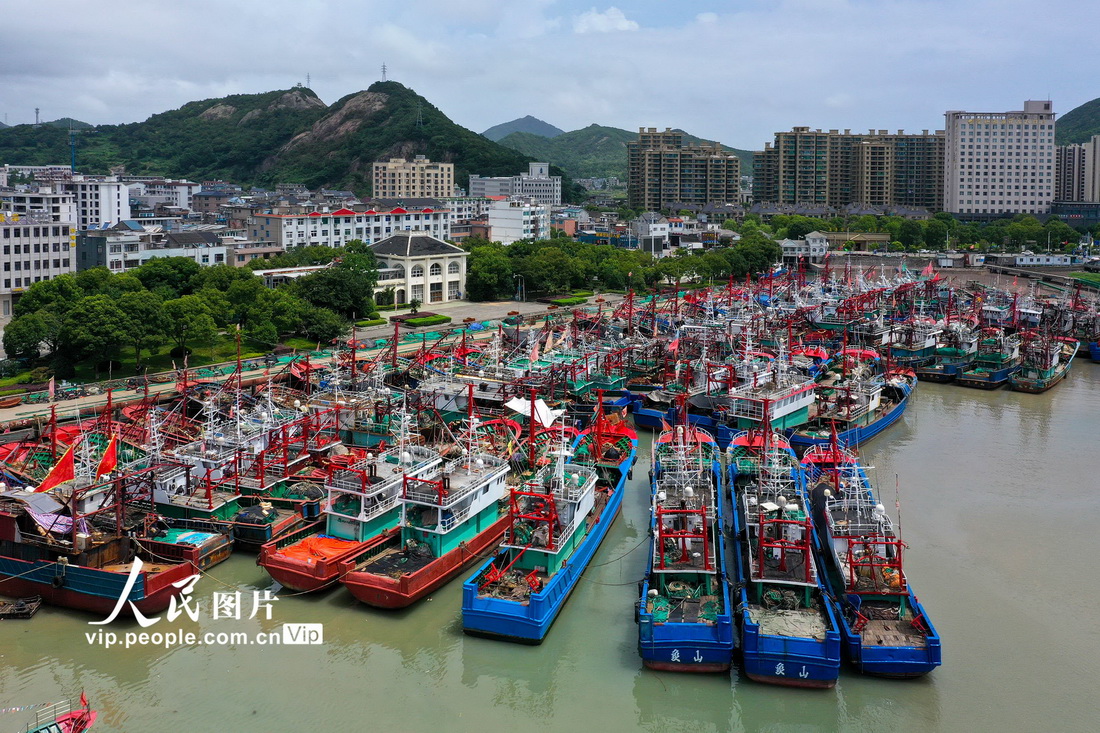2021年7月20日，停靠在浙江省寧波市象山縣石浦港避風的漁船。