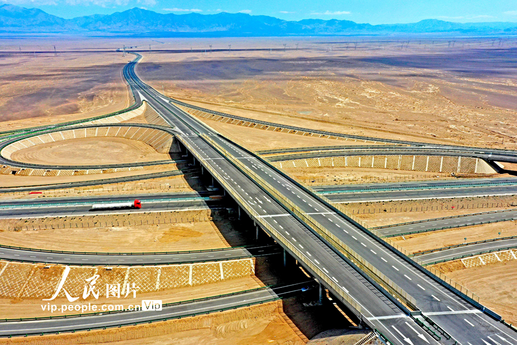 新疆：国道G575线路面工程即将完成【4】