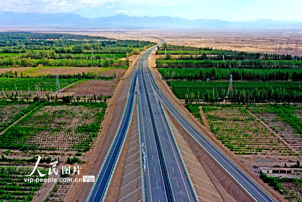 新疆：国道G575线路面工程即将完成【3】