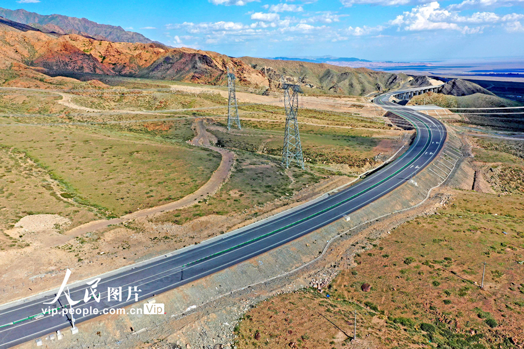 新疆：國道G575線路面工程即將完成【6】