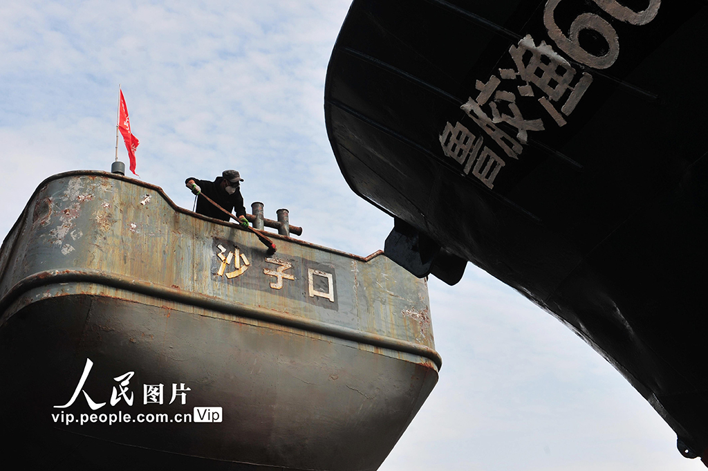 山東青島：加緊漁船維護 備戰海上開漁生產【2】